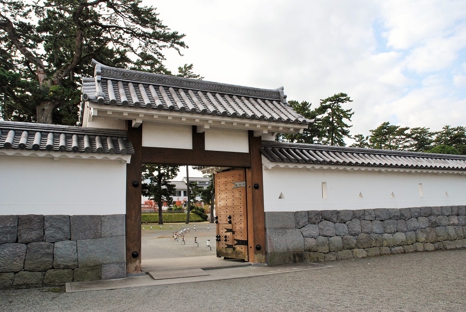 小田原箱根観光-小田原城正規登城ルート | 「神社で結婚式を」神前式